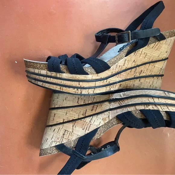 Stylish Black Wedge Nordstrom Sandals - Picture 5 of 7